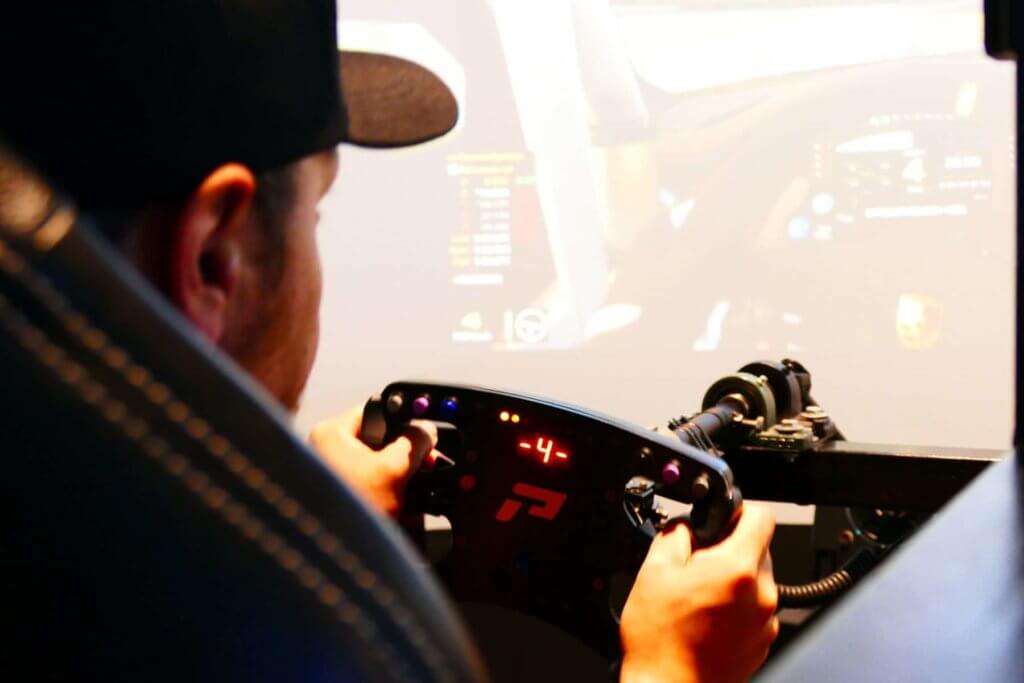 Fórmula 1, Stock Car ou Kart? Sinta a adrenalina das pistas em um simulador de pilotagem profissional - Imagem 4