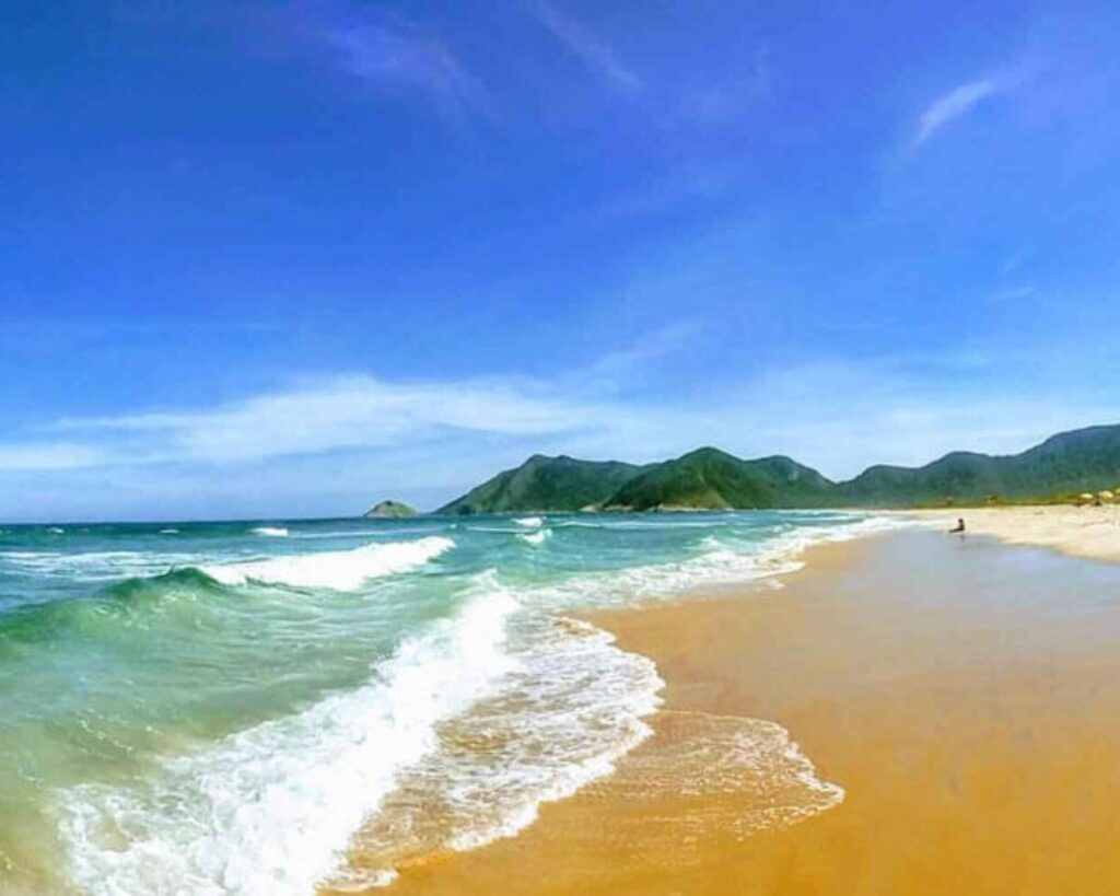 Se encante nas Trilhas das Praias Protegidas do Rio! Conheça as praias desertas de Grumari e Prainha!