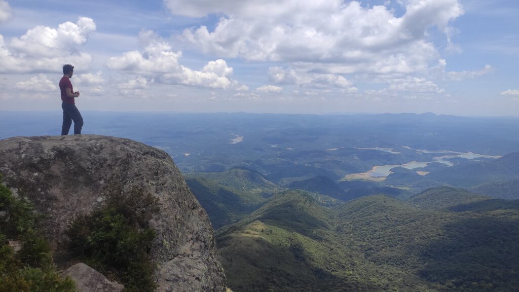 Pico Caratuva - conheça a 2° maior montanha do Sul do Brasil