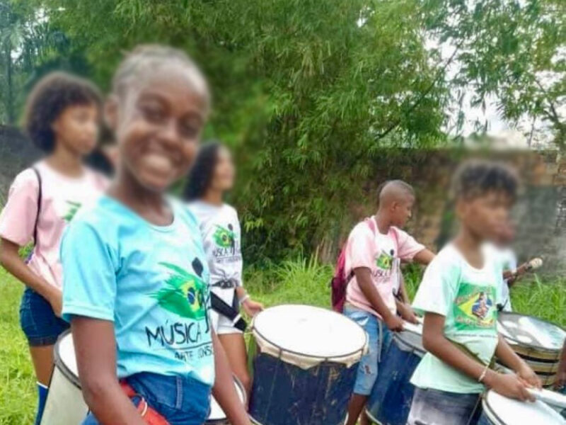 Explore a riqueza cultural e seu impacto transformador em um tour com arte consciente na Comunidade Saramandaia! - Imagem 4