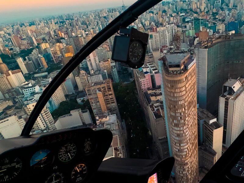 Observe São Paulo de cima por 20 min em um incrível vôo de helicóptero pelos principais pontos turísticos da cidade - Imagem 2