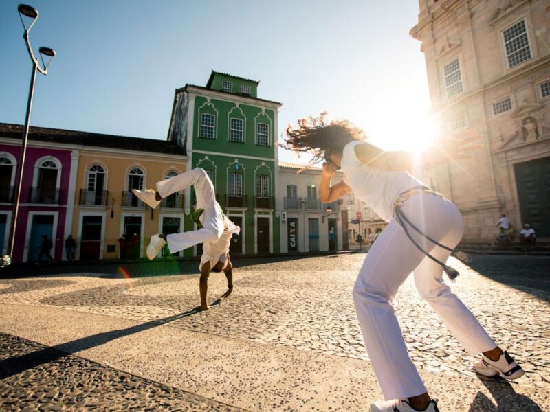 Raízes vibrantes da tradição afro-baiana: tour com aula prática de Capoeira - Imagem 4