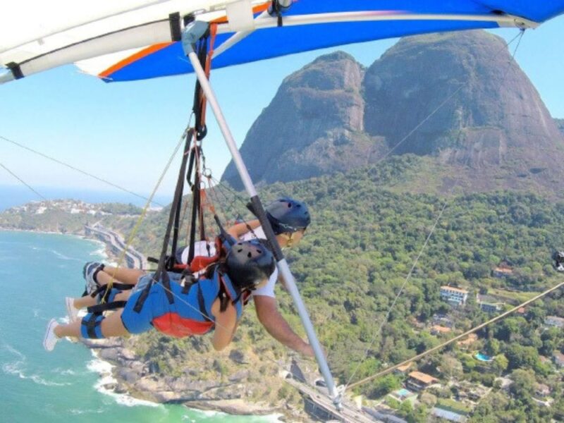 A cidade maravilhosa vista por outro ângulo: vôo duplo de asa delta nos céus cariocas
