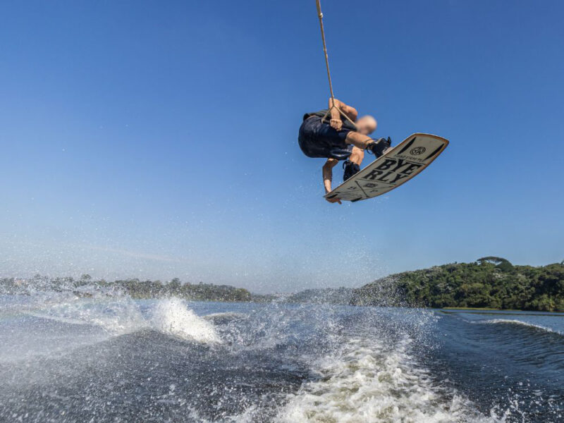 Curta uma aula radical de Wakeboard na Represa Guarapiranga em São Paulo! - Imagem 3