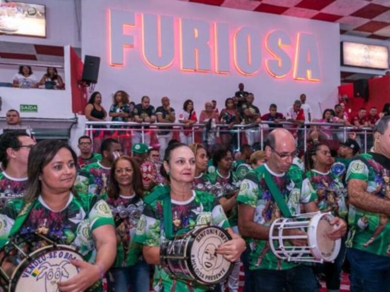 Samba no pé! conheça a música e a cultura brasileira em um ensaio de escola de samba - Imagem 3
