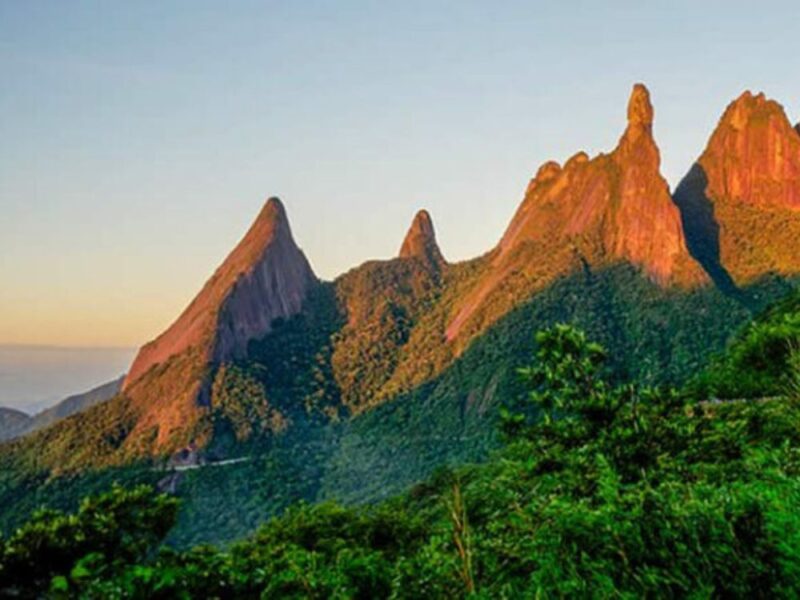 Trilha pelo terceiro parque mais antigo do país em Teresópolis