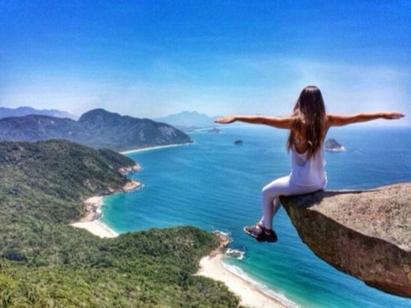 Uma vista de tirar o fôlego a 345 metros acima do mar! Visite a Pedra do telégrafo com uma trilha por lindas praias