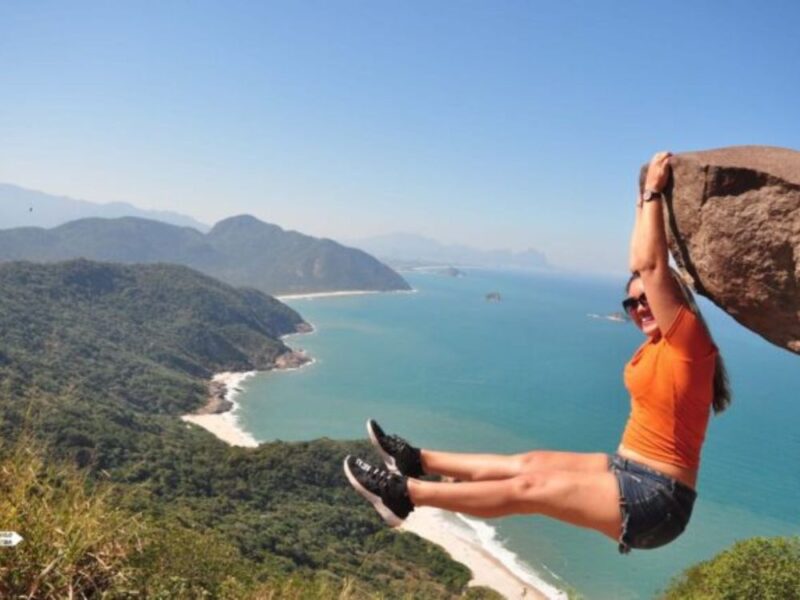 Uma vista de tirar o fôlego a 345 metros acima do mar! Visite a Pedra do telégrafo com uma trilha por lindas praias - Imagem 2
