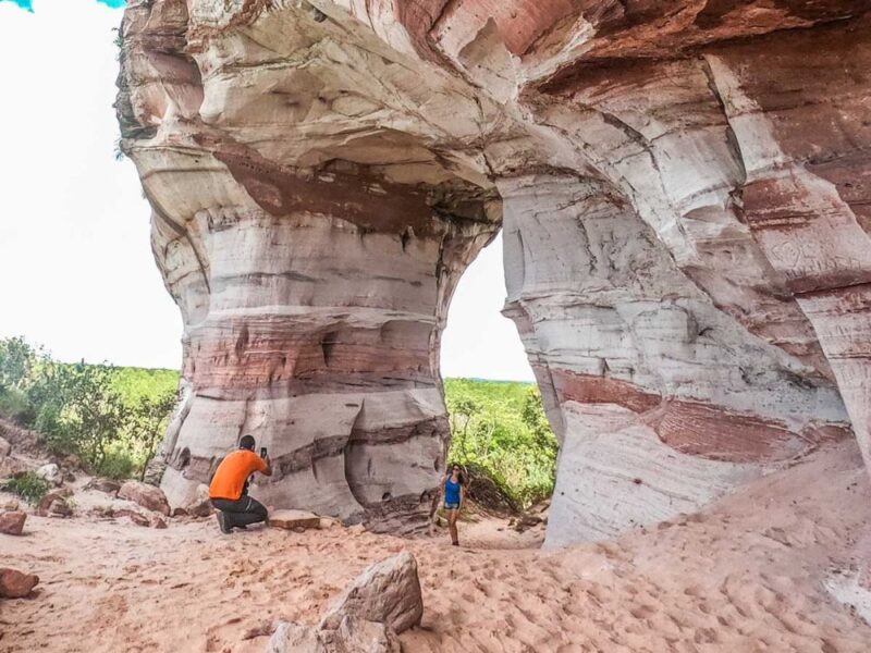 Contemple as belas paisagens de um oásis em meio ao cerrado tocantinense e aviste belas aves em um passeio imperdível no portal do Jalapão