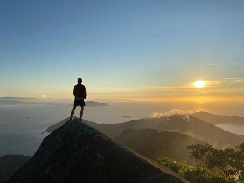 Trekking noturno até o Pico do Papagaio, em Ilha Grande - Imagem 3