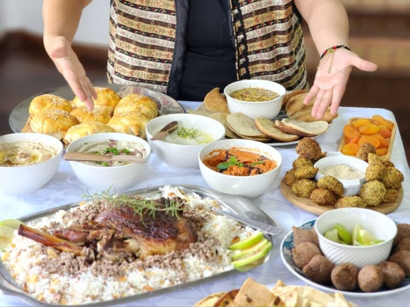 Uma viagem gastronômica e cultural para a Síria: receba uma chef nativa em sua casa
