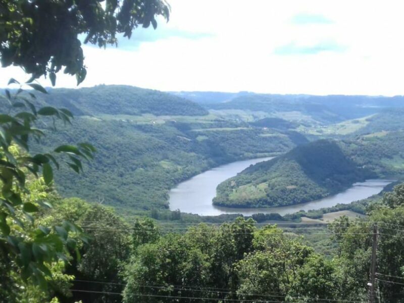 Explorando a beleza do Vale do Rio das Antas com vinhos, cachaças e paisagens deslumbrantes