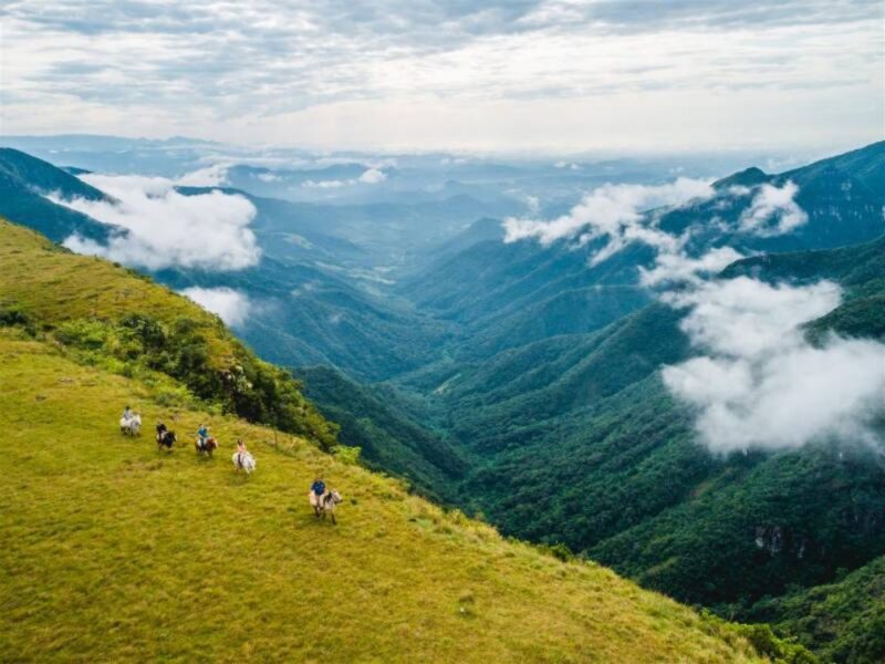 Cavalgada pelo imponente Cânion Pinheirinho