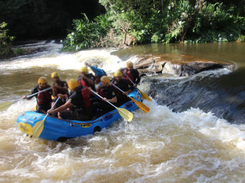 Da aventura à espiritualidade: rafting e visitação a um centro budista de tradição tibetana
